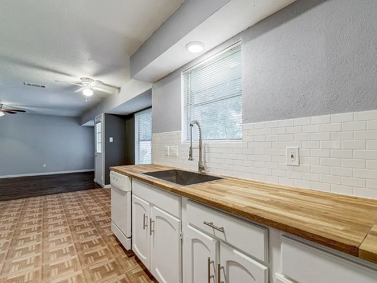 5010 Joshua Ct — Photo 14
