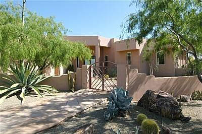 Charming courtyard entry
