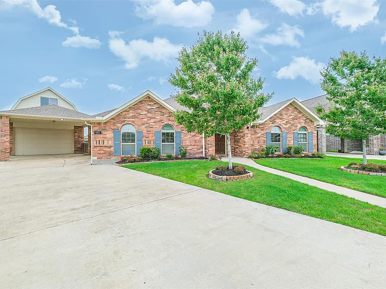 6811 Gonzales Point — Photo 2