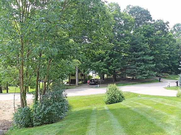 2nd image of 4046 Apple Valley Dr