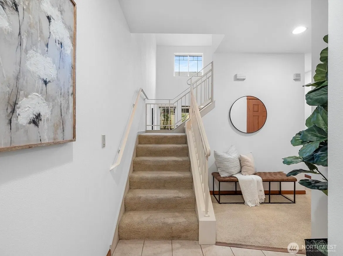 3 bed, 2.5 bath, 1467 sqft, $3,000 — Photo 2