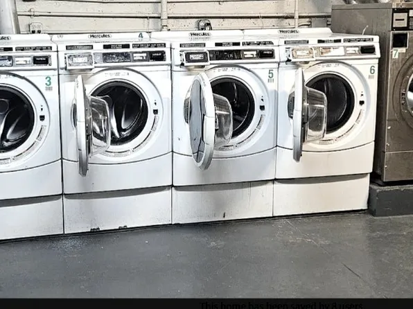 83-06 Vietor Avenue image 11 of 14