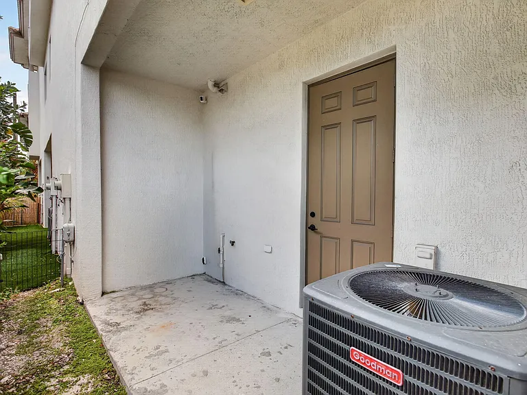 444 NW 41st St — Photo 32