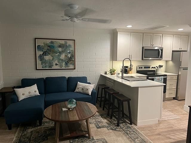 1st image of 211 Condict Dr #W