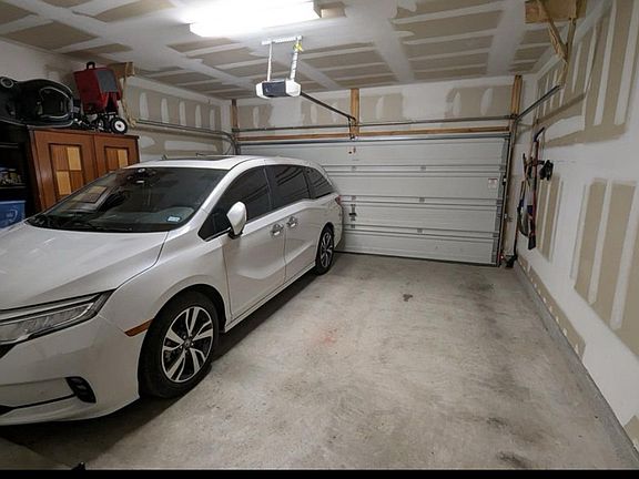 2nd image of 612 Ayinger Ln