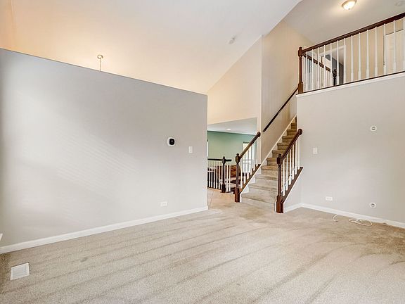 4th image of 2215 Applewood Ln