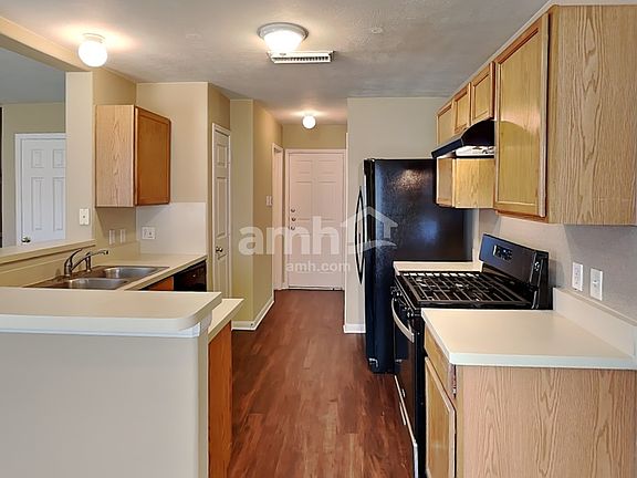 4th image of 14102 Maximos Dr