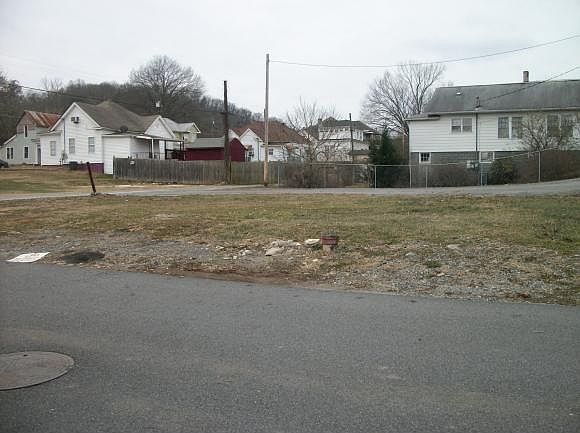 2nd image of 1100 Broad St