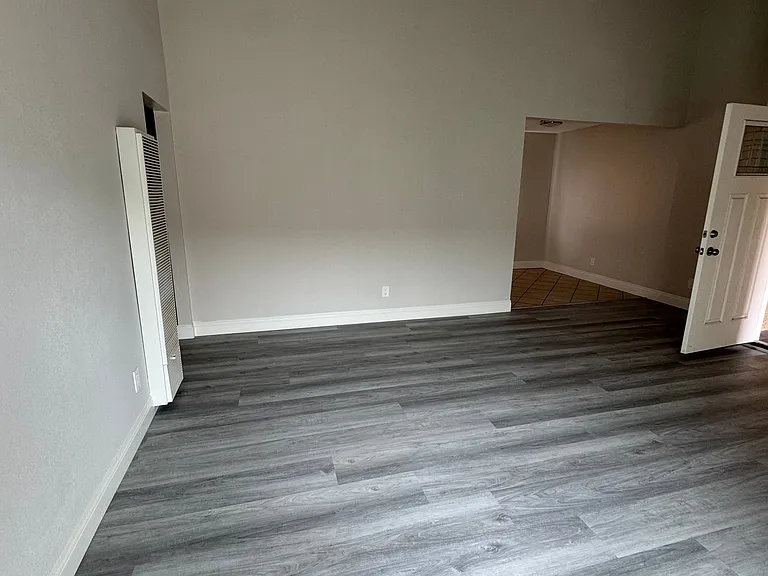 831 S Greenwood Ave #16 — Photo 5