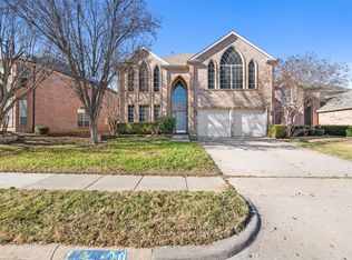 211 Nutmeg Ln, Euless, TX 76039