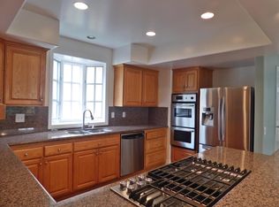 255 1/2 Newport Ave, Long Beach, CA 90803