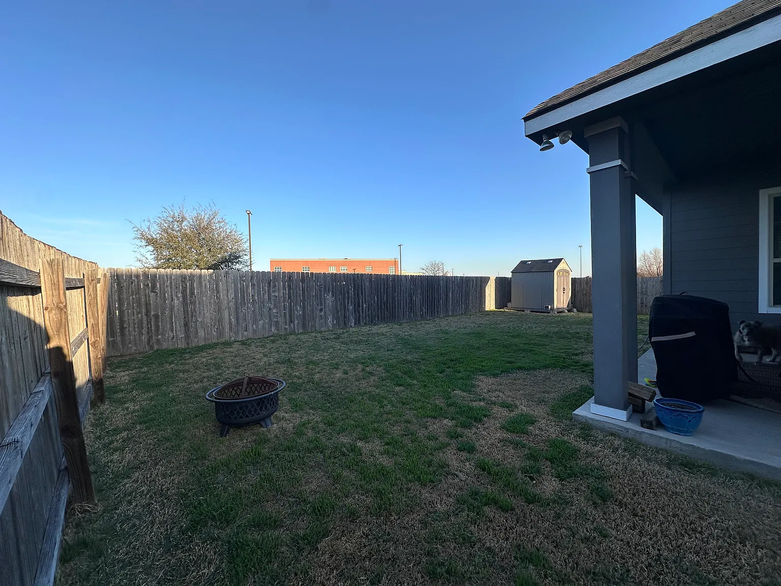 3 bed, 1852 sqft, $2,300 — Photo 2