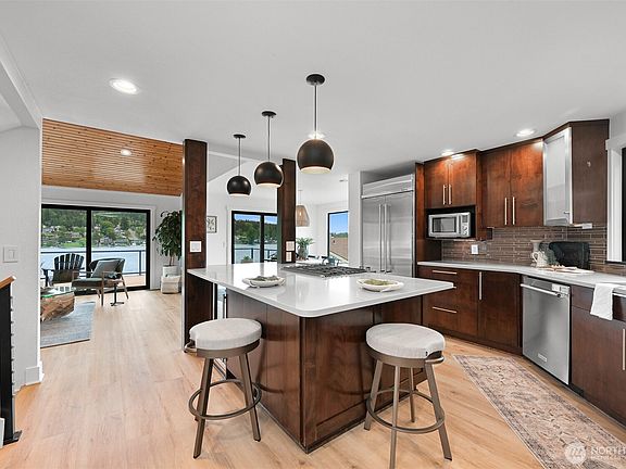 2nd image of 718 Poplar Drive