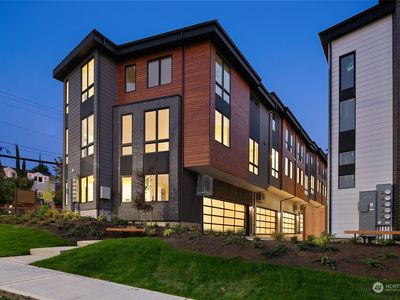 117 6th Street #E, Kirkland, WA, 98033