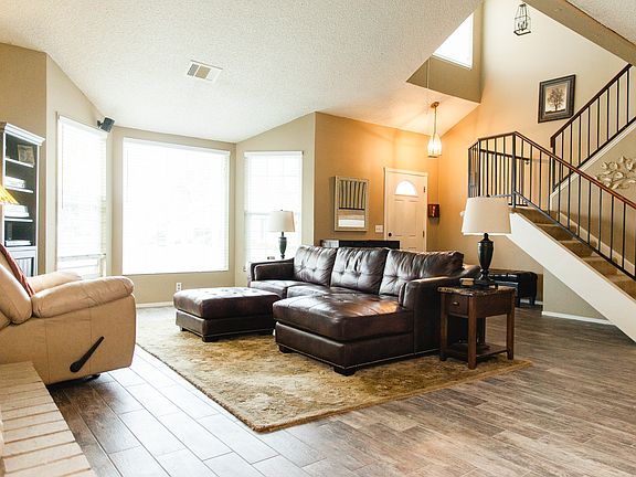 3rd image of 2434 Country Club Village Dr
