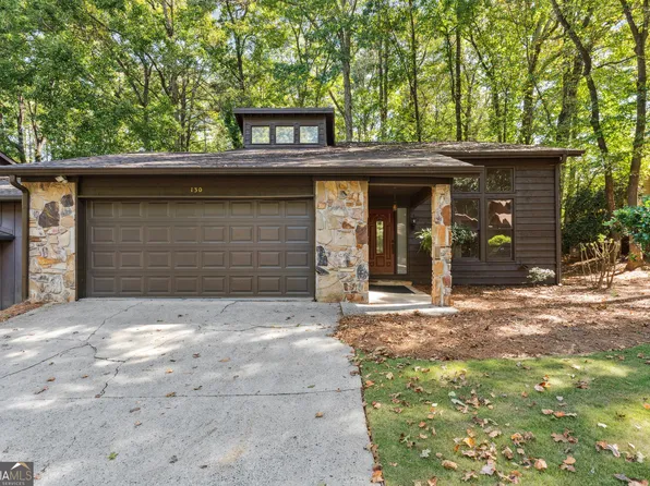 130 Lakeview Rdg W, Roswell, GA 30076