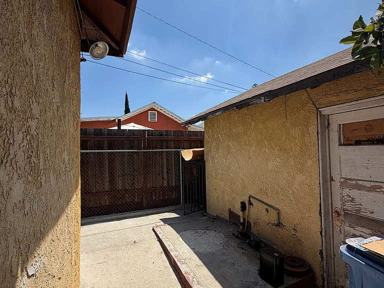 114 S Fresno St — Photo 23