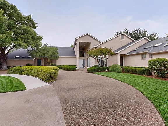 2nd image of 4601 Huffman Ct