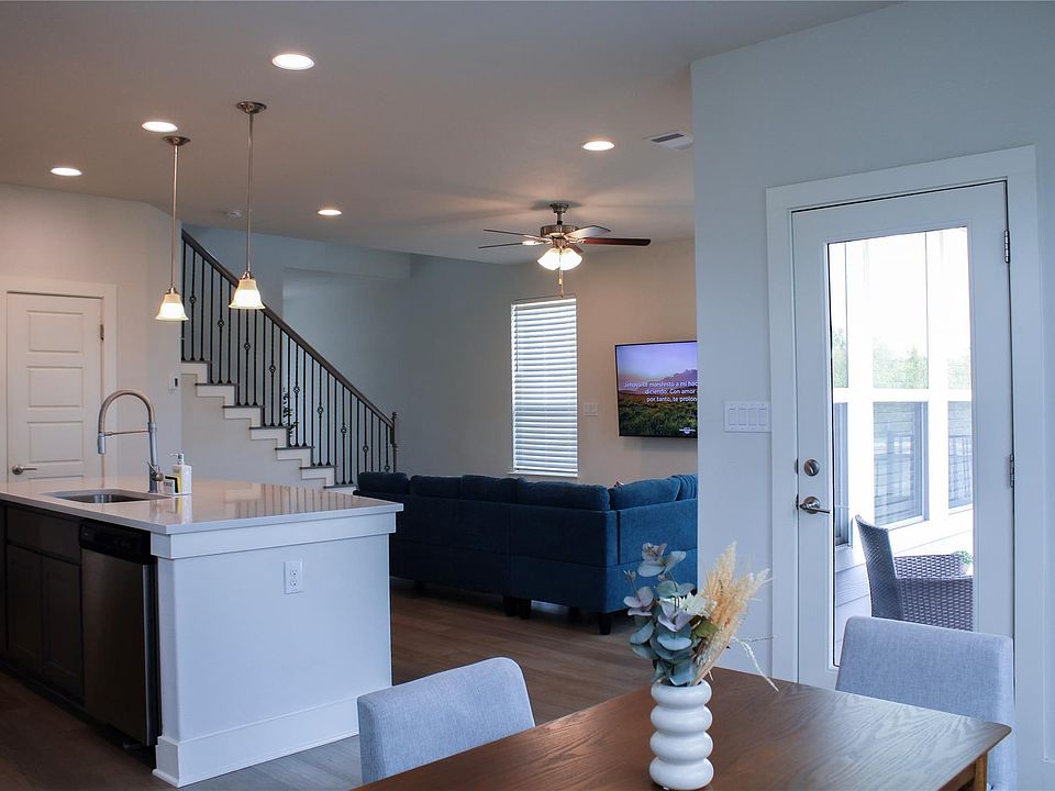 1st image of 1007 Harwell Loop