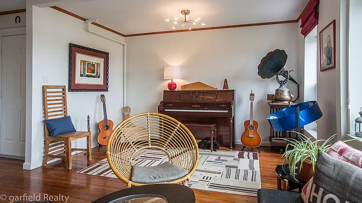 Sold by Garfield Realty  | media 23