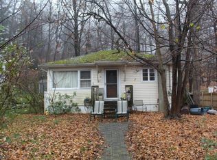 18 Vail Rd, Landing, NJ 07850