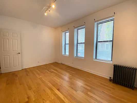 Rented by Lang Realty LLC | media 7