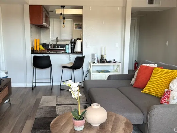 2309 E 17th St Unit 202, Long Beach, CA 90804