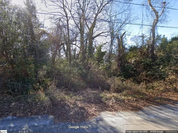 Ladson St, Inman, SC 29349