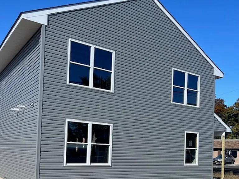 340 N Main St — Photo 1