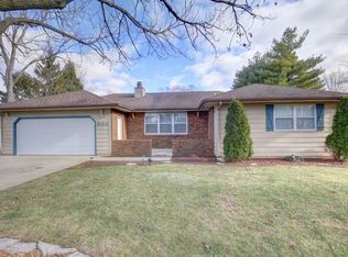 904 S Adams St, Philo, IL 61864