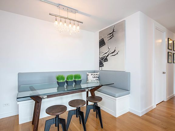 4th image of 165 W 66th St APT 7C