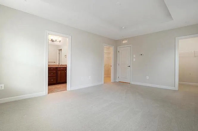 3rdFloor_MasterBedroom_1