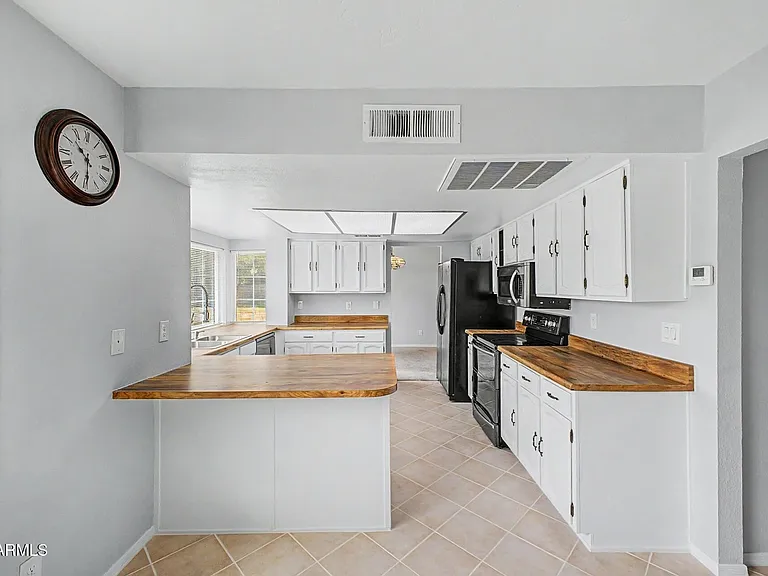 2457 W Redfield Rd — Photo 17