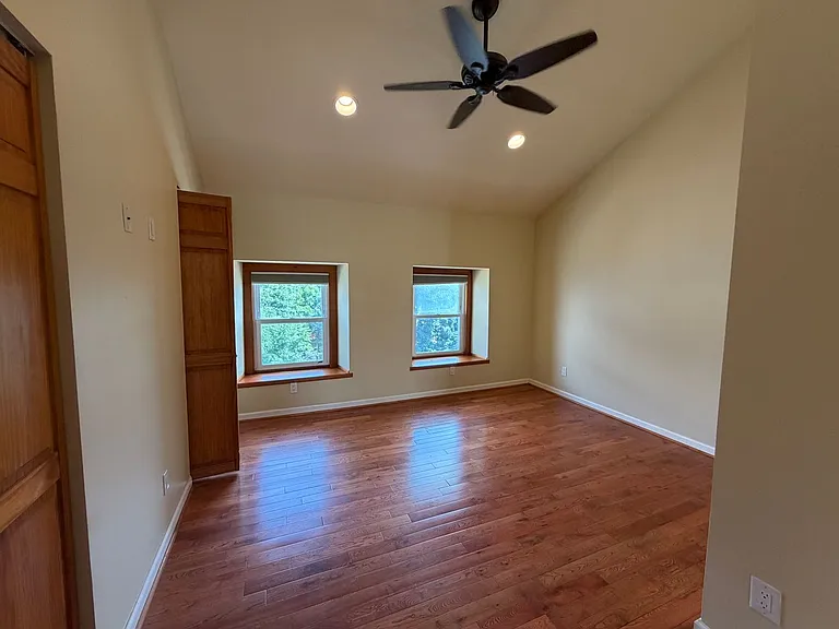 214 Grape St — Photo 20
