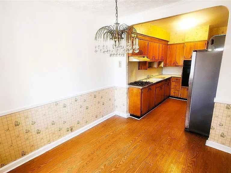 664 Remsen Ave — Photo 19
