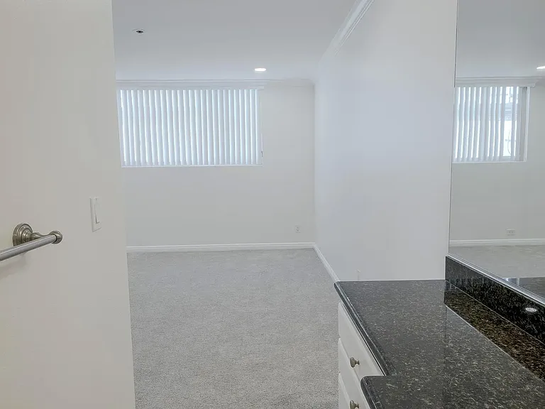 3939 Illinois St #3D — Photo 19