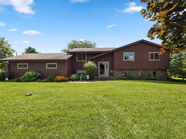 6649 E Oak Hill Rd, Stillman Valley, IL 61084