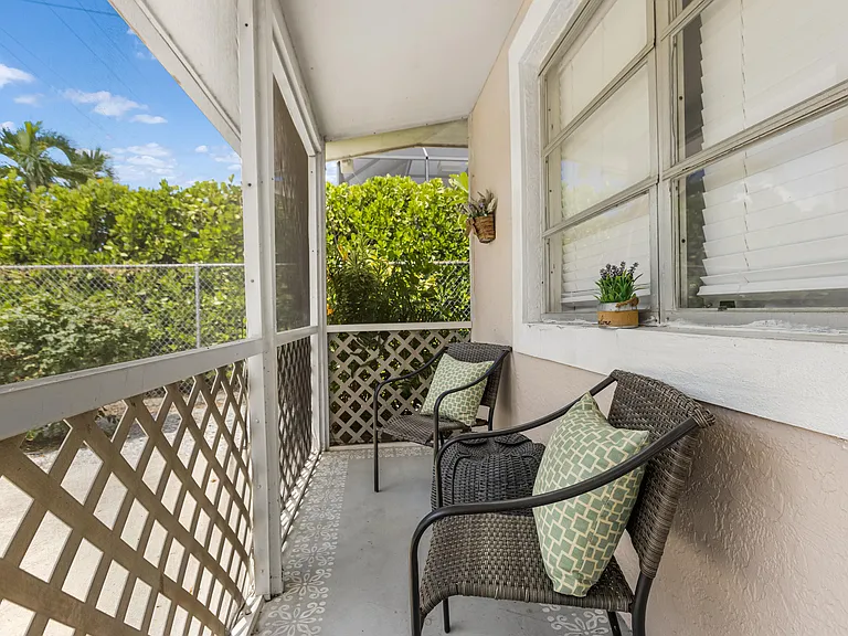 2191 Thomasson Dr — Photo 25
