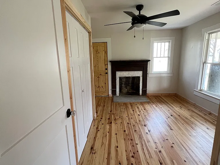 118 E Raleigh St — Photo 10