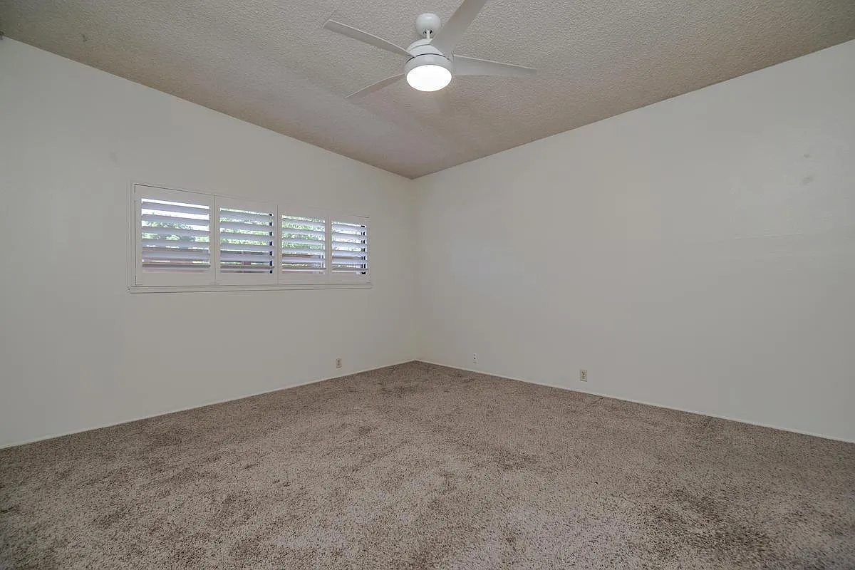 143 Luz Pl — Photo 4