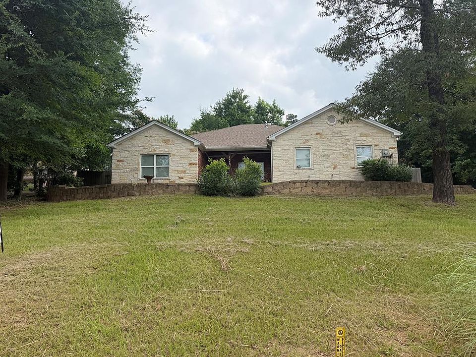1st image of 1415 Tanglewood Cir