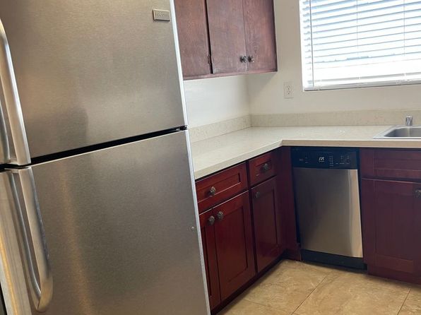 166 Michael Dr APT 3