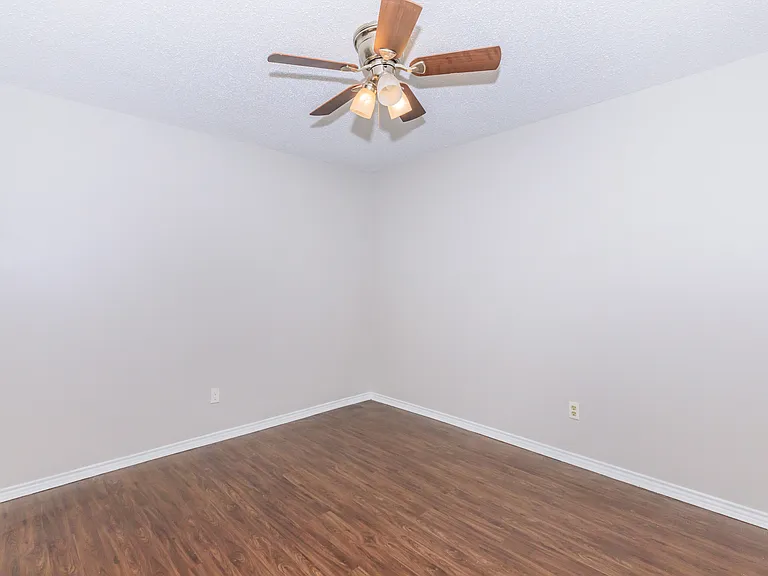 Vintage Square Apartments, McAllen, TX — Photo 110