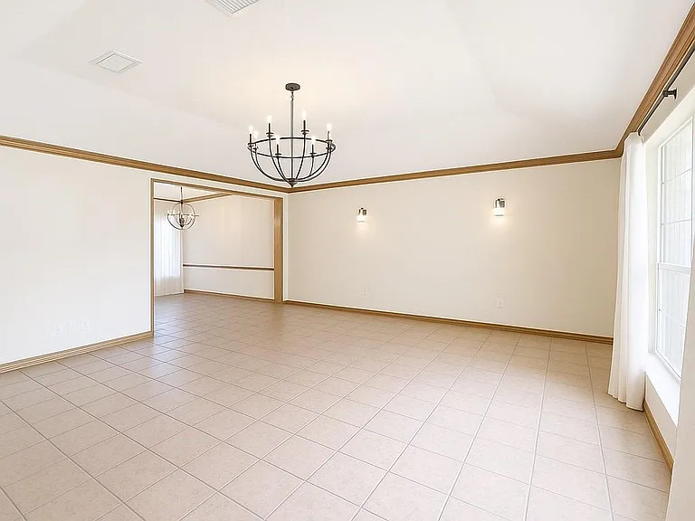2827 Woodhall Ct — Photo 2