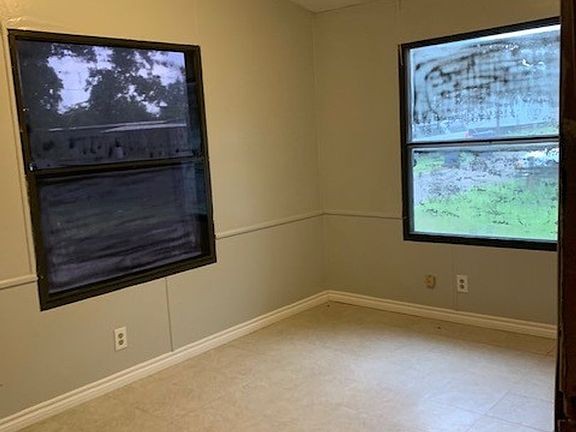 4th image of 190 Circle Park Dr