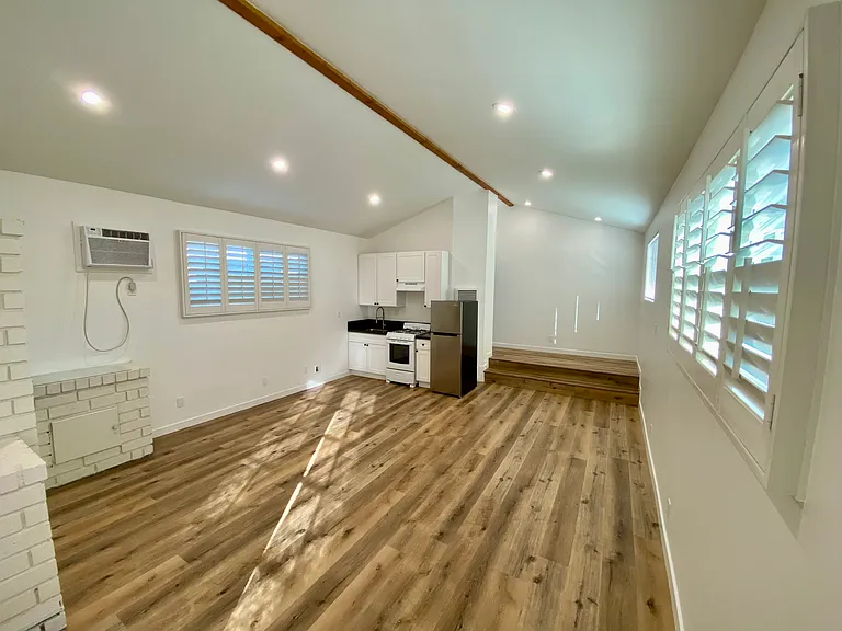 2351 Pepperwood Ave #1/2 — Photo 4