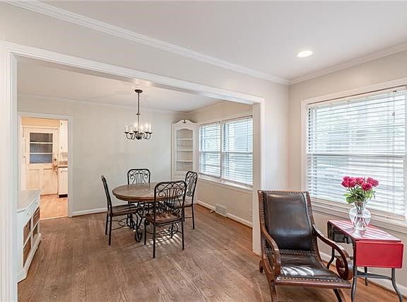 3rd image of 1229 W 76th St