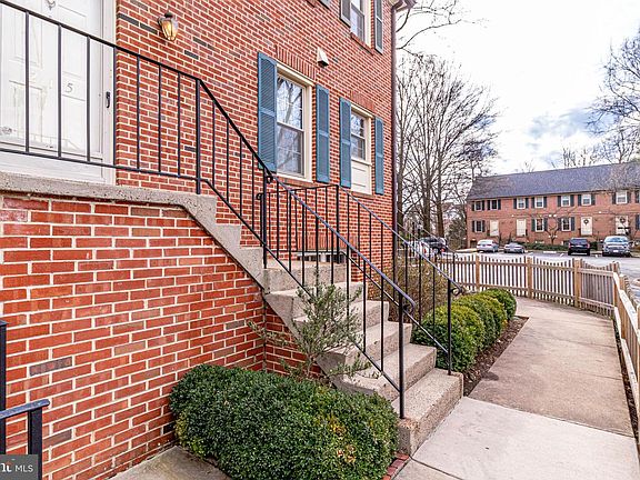 4th image of 215 Katie Ct #5