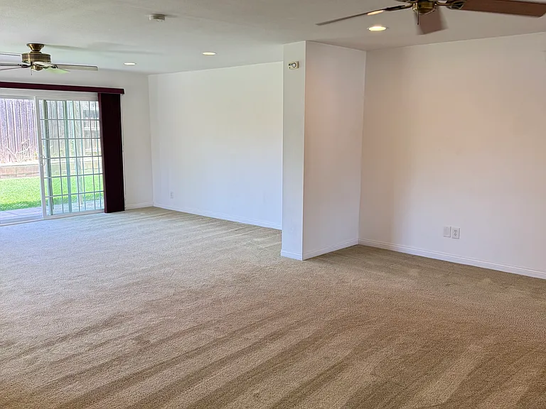 891 Rosewood Ave — Photo 25