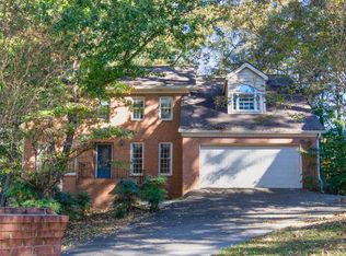 2560 Rock Point Ln, Snellville, GA 30039
